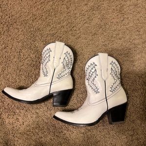 White corral boots